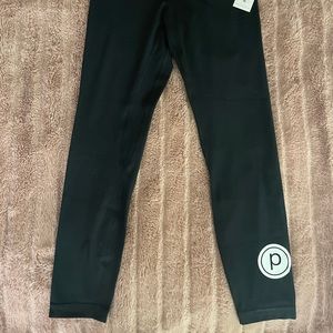 Pure Barre *NEW* Lululemon black Leggings (Size 6)
